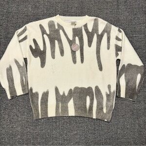 🆕 APRICOT Graffiti Gray and Cream Sweater